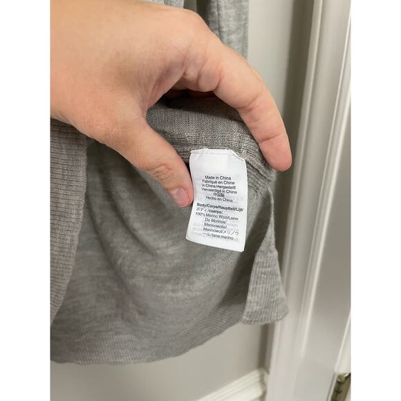 J. Crew Classic Gray Minimalist 100% Merino Wool Boxy‎ Turtleneck Sweater XS/S - Picture 5 of 8